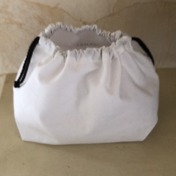 CHANEL white cotton canvas drawstring pouch cosmetic bag storage bag - AUTHENTIC - Picture 14 of 16